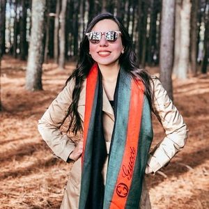 Meet your Posher, Mely